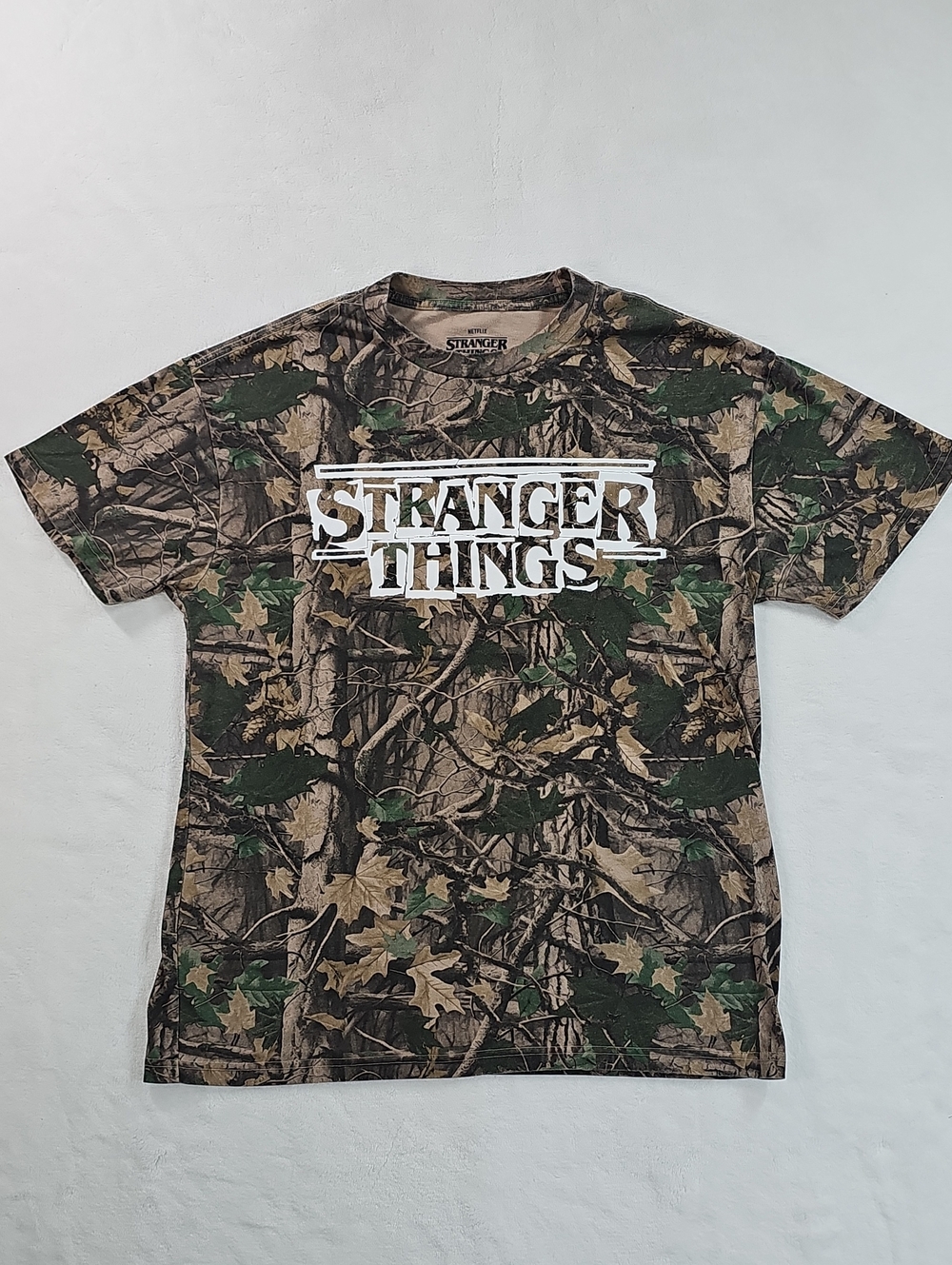Stranger Things Netflix Camo Graphic T-Shirt Mens Large Forest Camouflage Logo